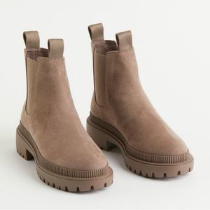 H&M Chelsea boot beige size 7 us size 38 eu brand new with tags